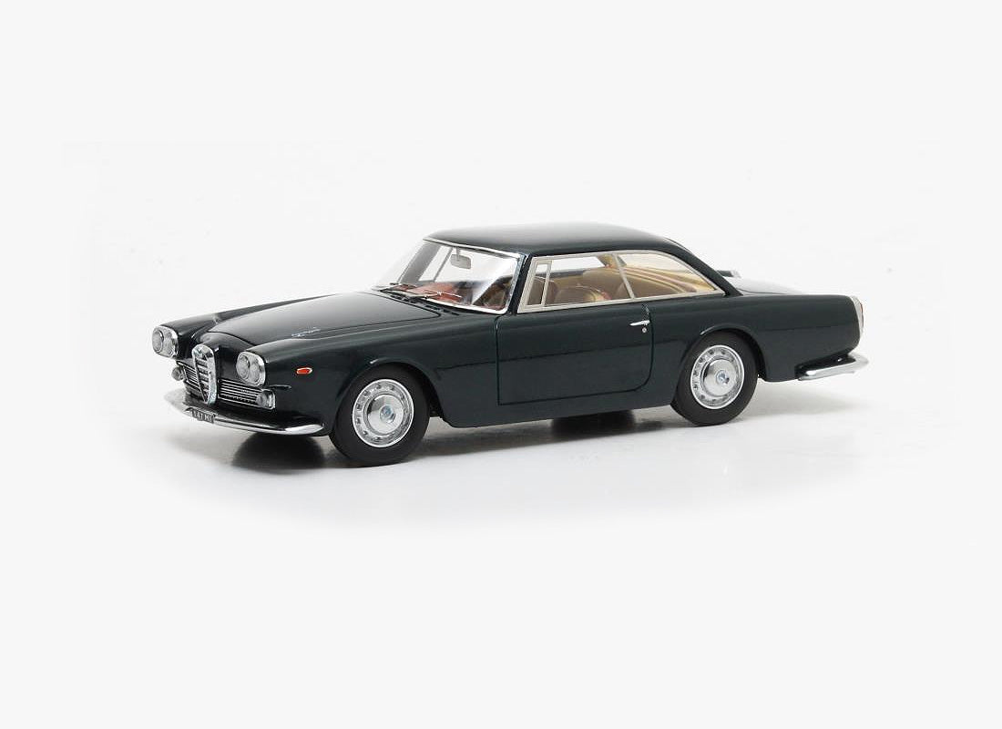 Alfa Romeo 2000 Praho Touring (1960) in Midnight Green