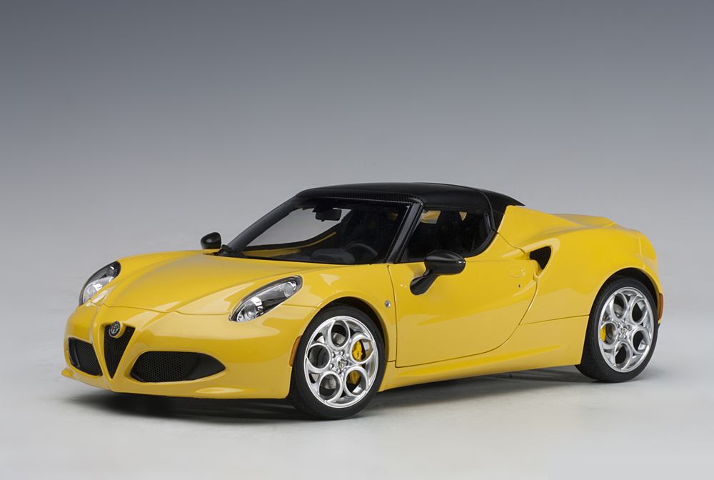 Alfa Romeo 4C Spider in Yellow