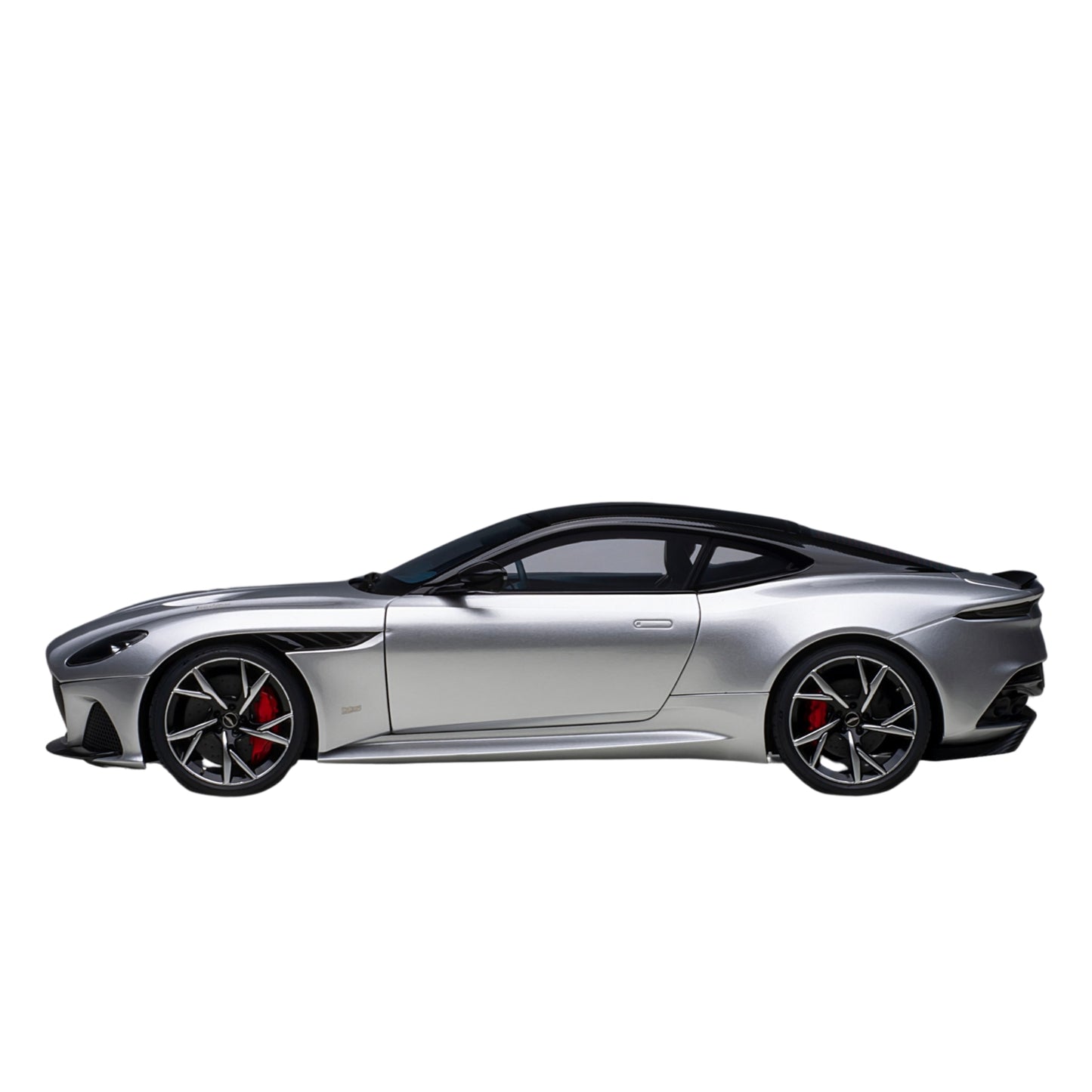 Aston Martin DBS Superleggera (2019) in Lightning Silver