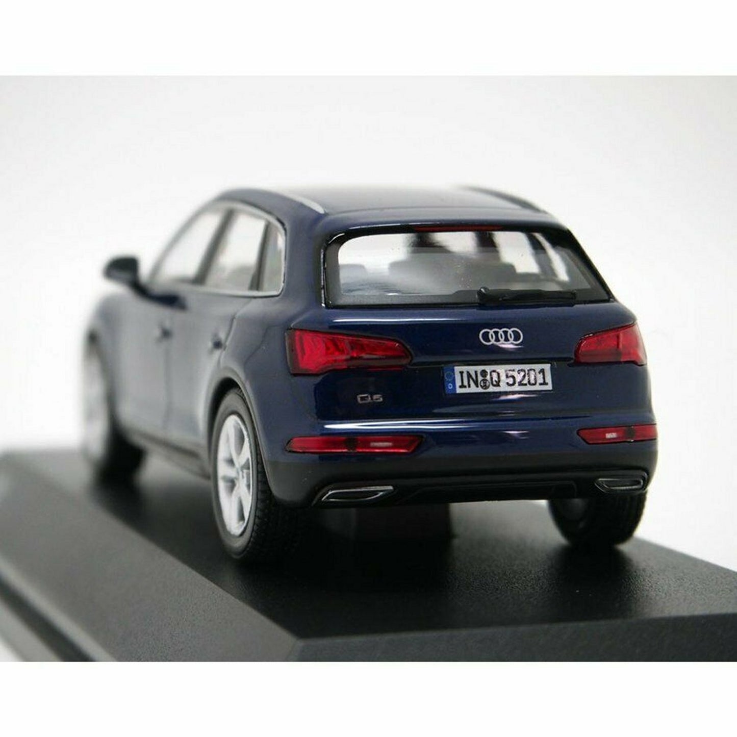 Audi Q5 (2017) in Navarra Blue