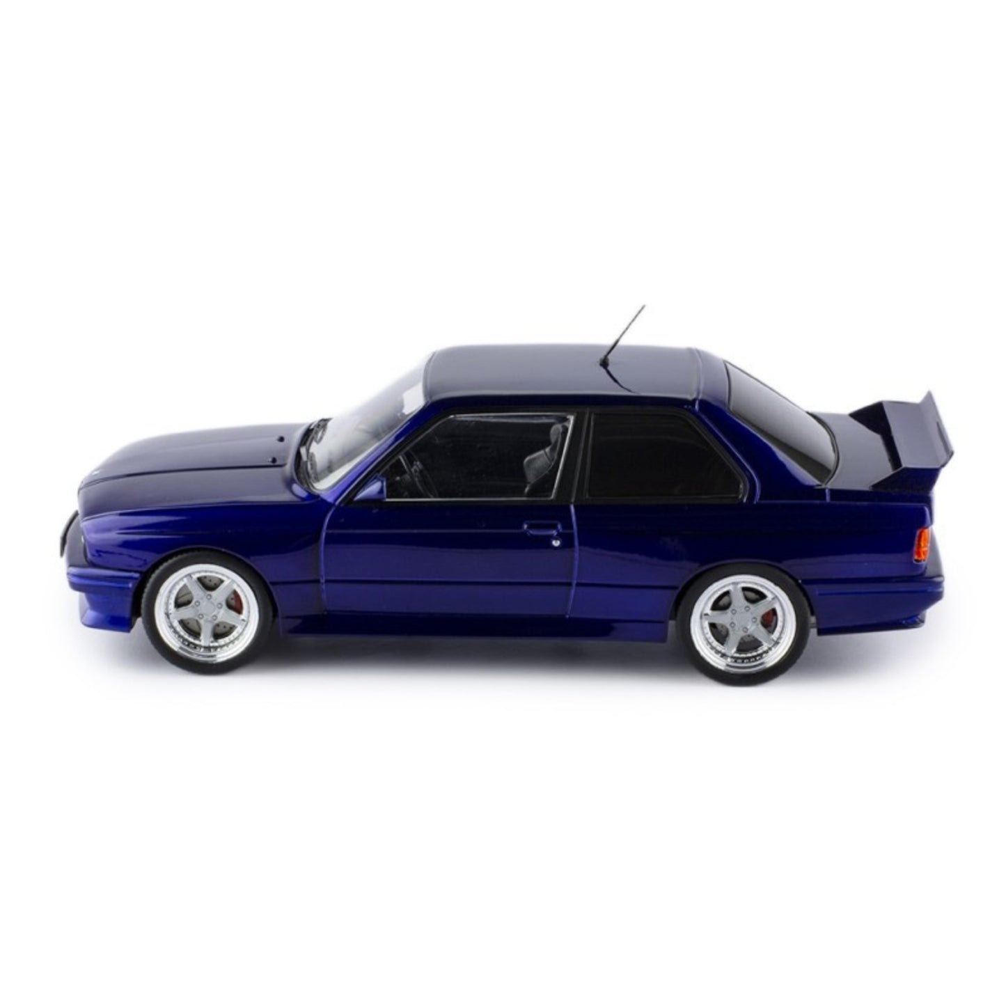 BMW E30 M3 (1989) in Metallic Dark Blue