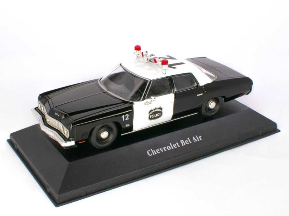 Chevrolet Bel Air (US Police 1973) in Black and White