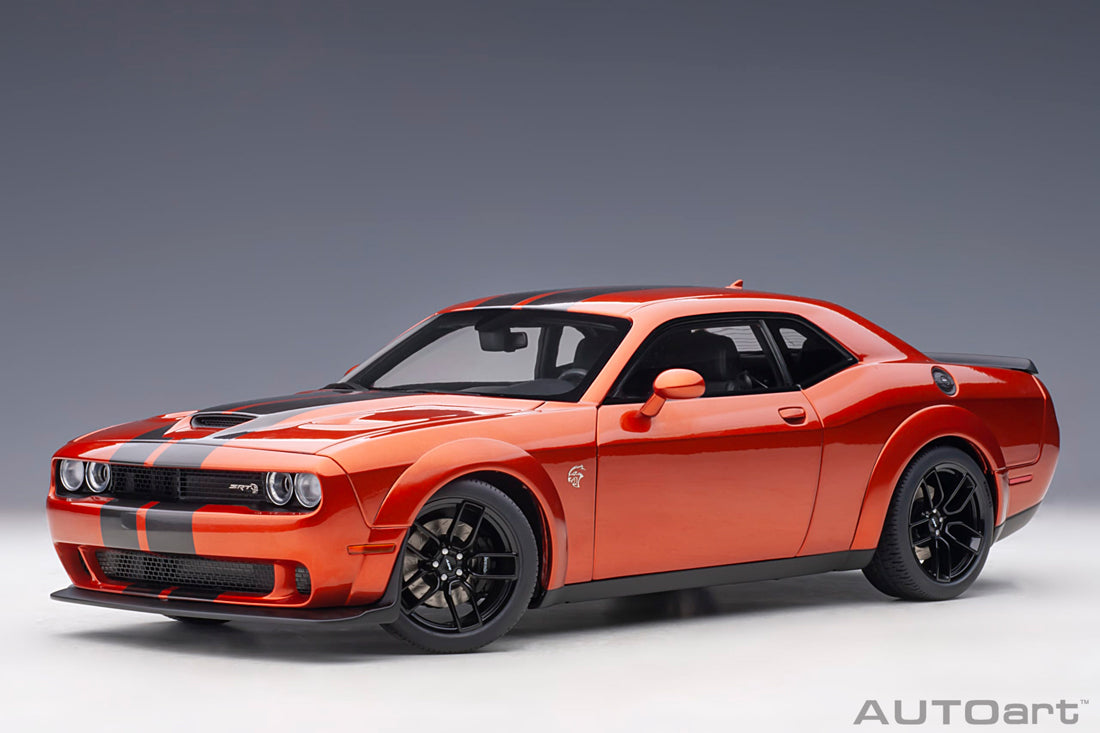 Dodge Challenger SRT Hellcat (2018) in Go Mango