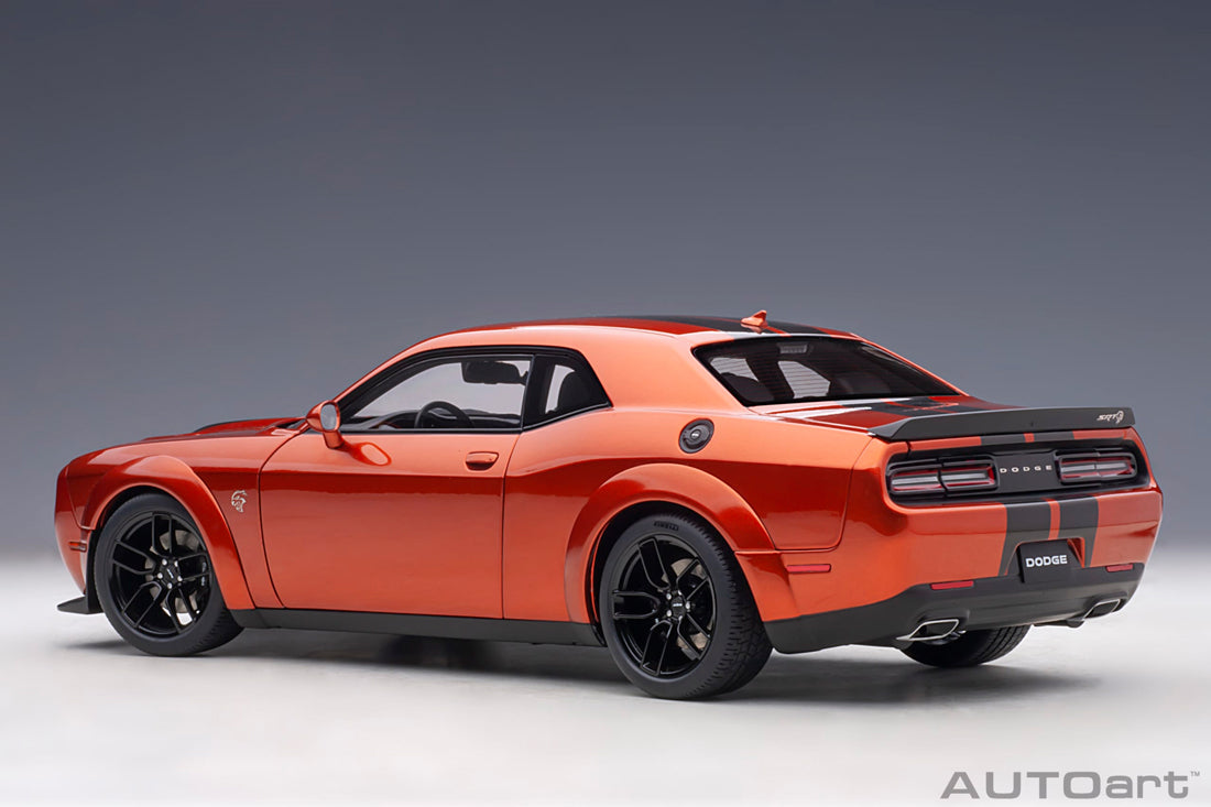 Dodge Challenger SRT Hellcat (2018) in Go Mango
