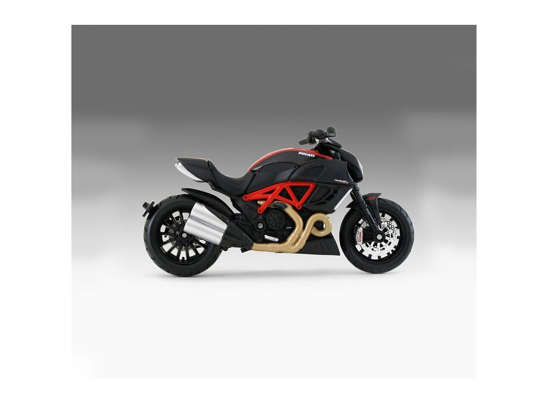 Ducati Diavel Carbon in Red