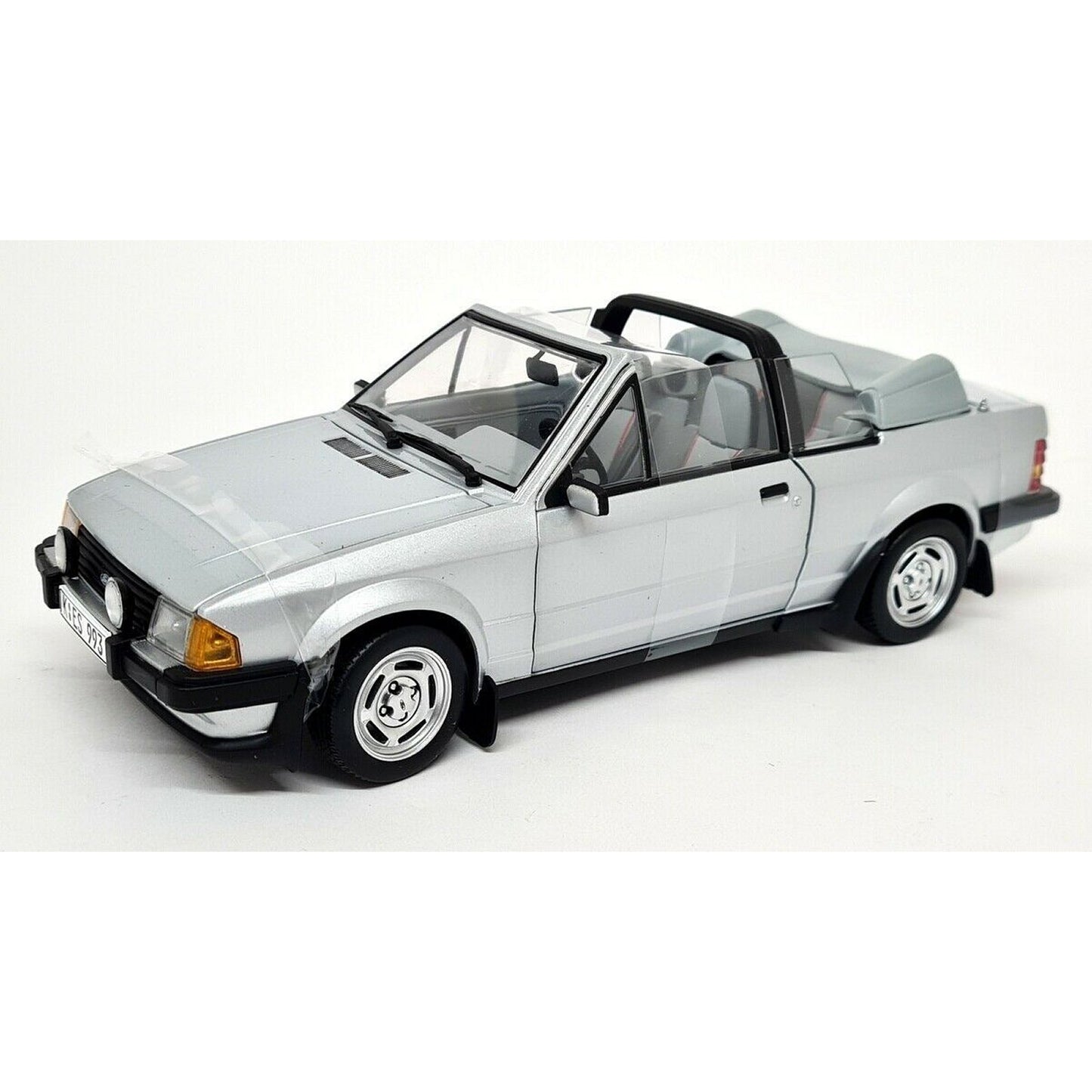 Ford Escort XR3i Cabriolet (1984) in Silver