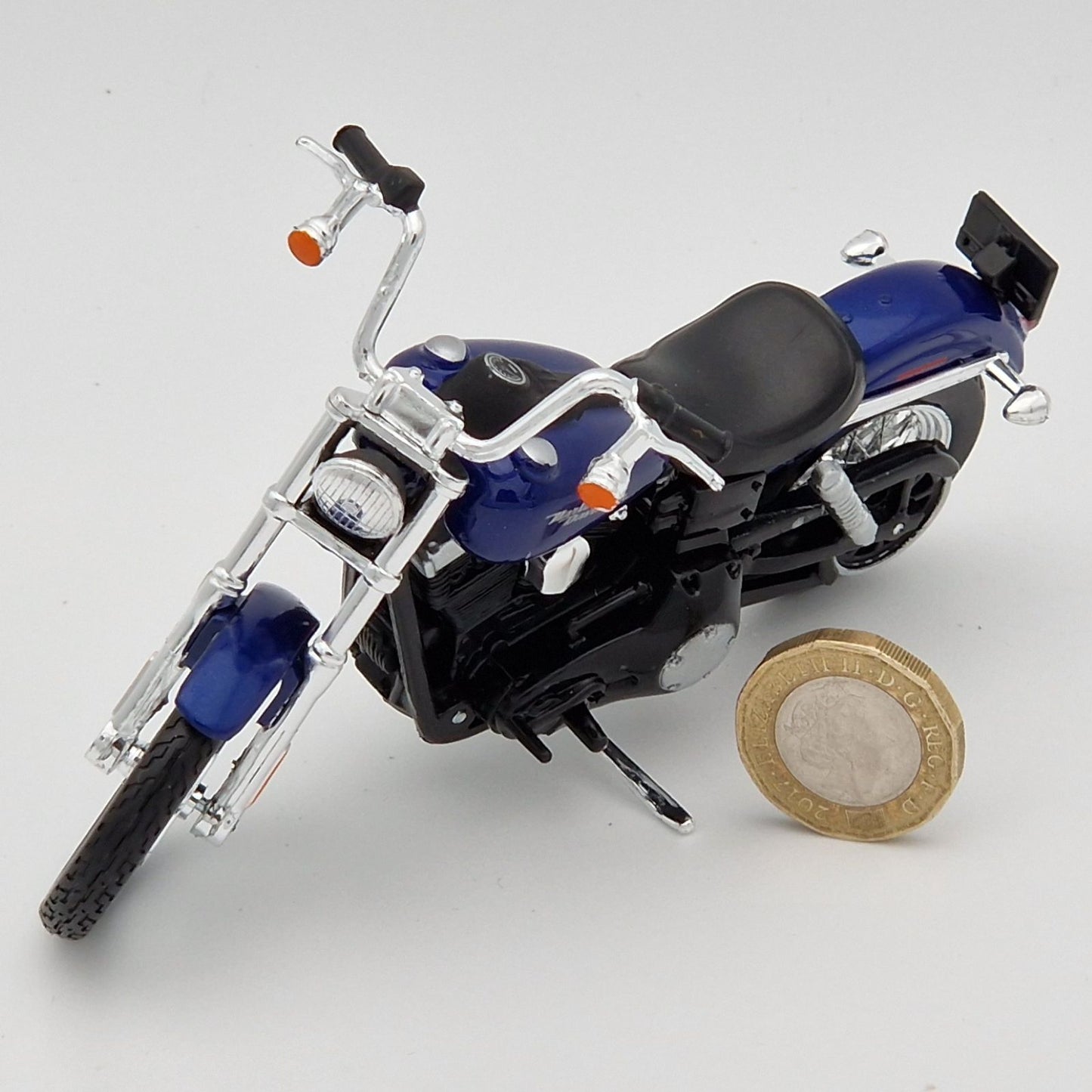 Harley Davidson Dyna Street Bob (2006) in Blue