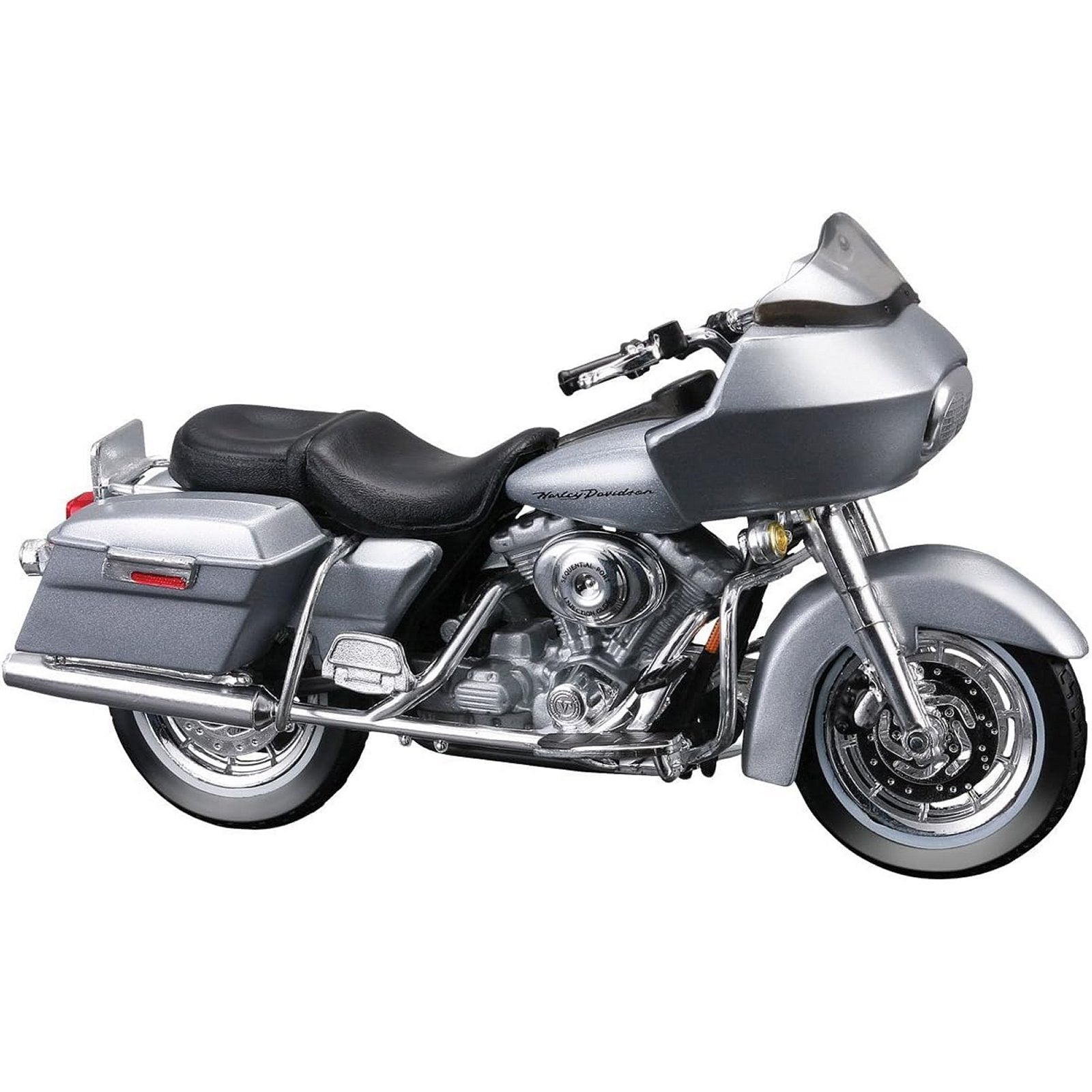 Harley Davidson FLTR Road Glide (2002) in Silver Maisto