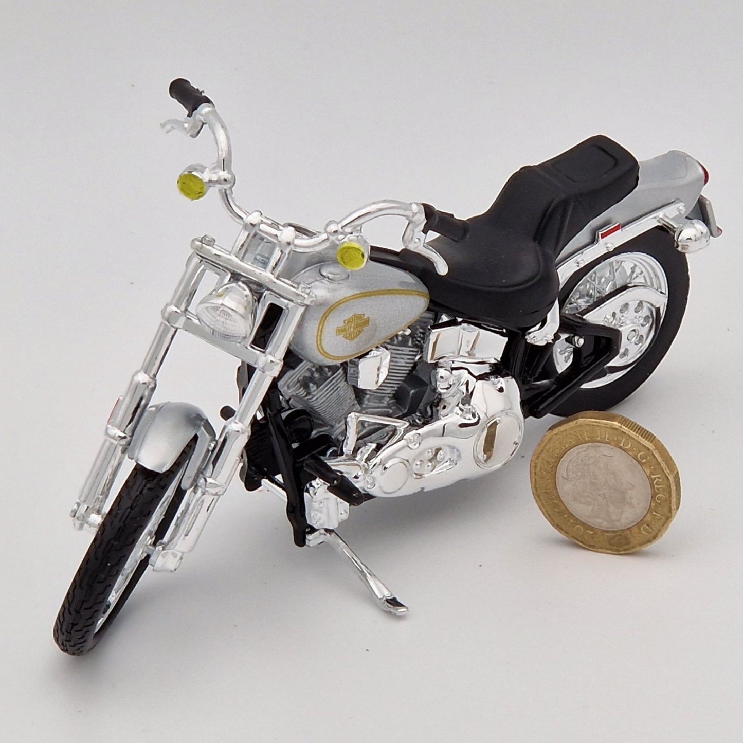 Harley Davidson Softail FXST (1984) in Silver