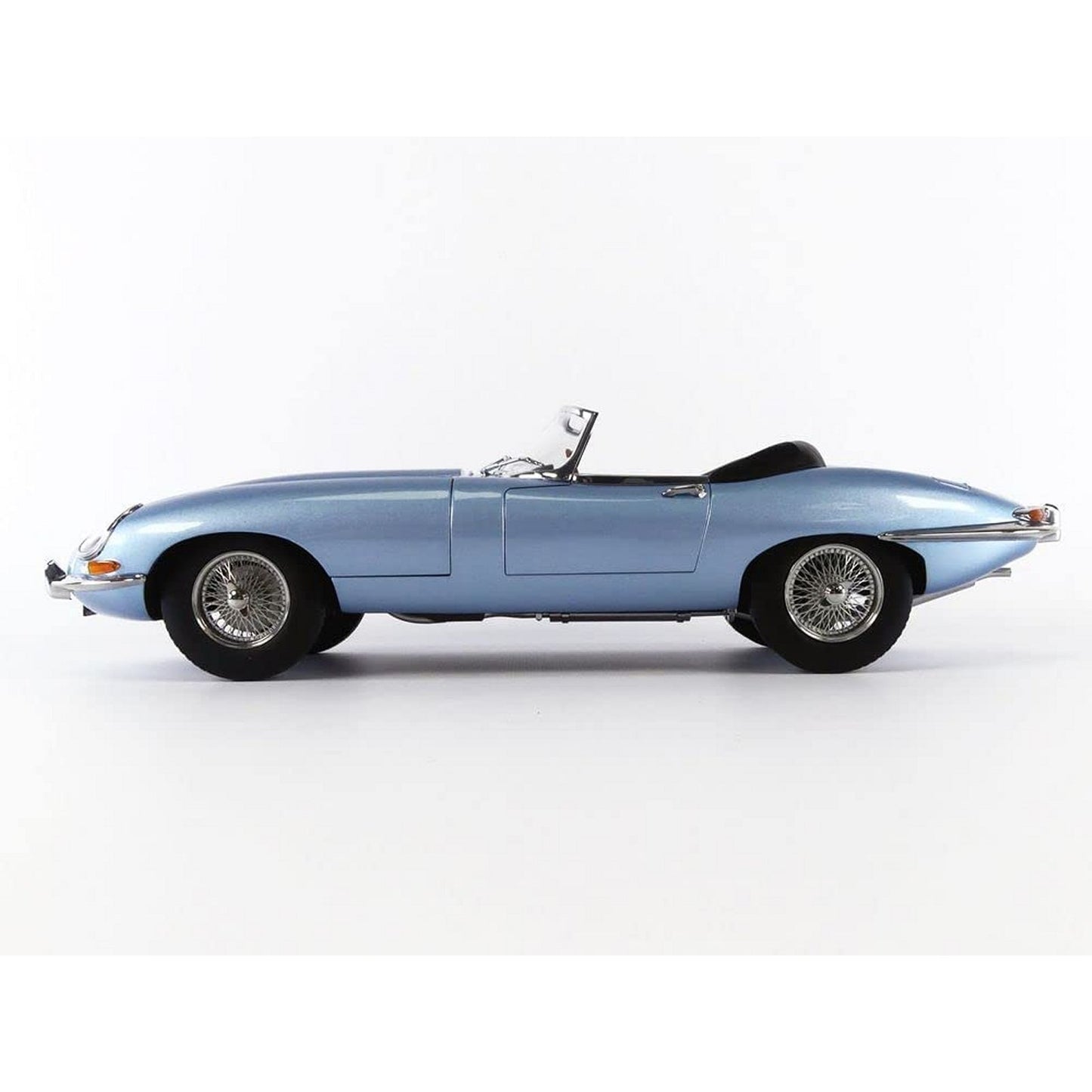 Jaguar E-Type Cabriolet (1962) in Blue