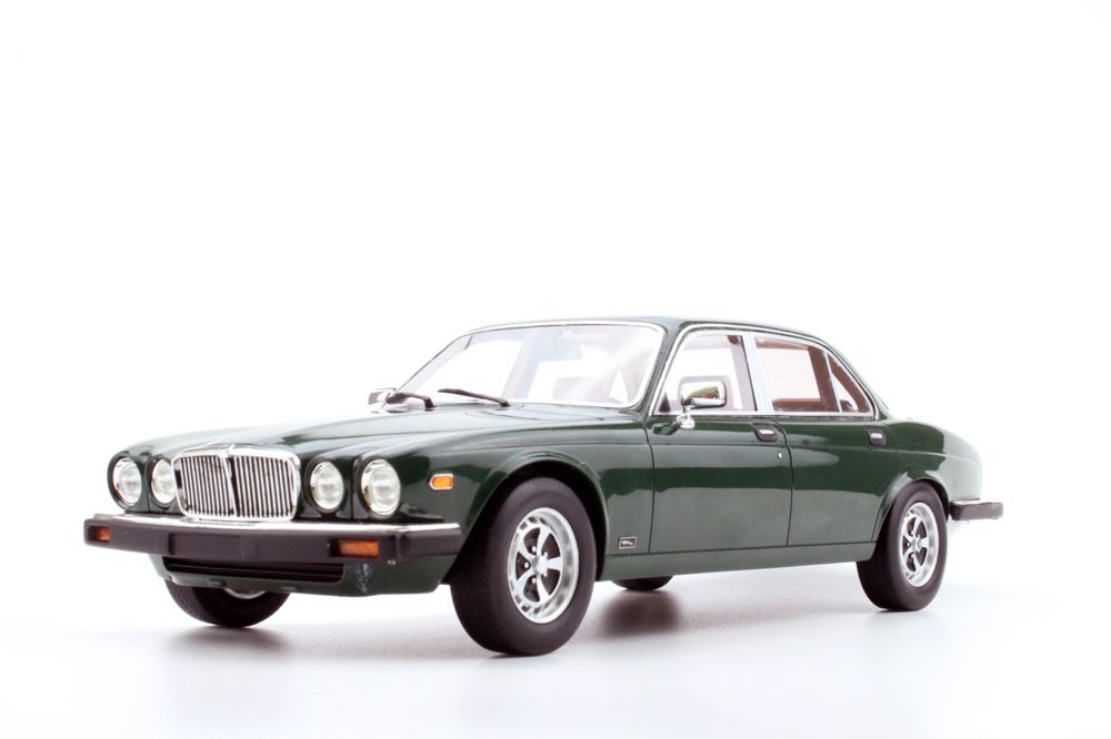 Jaguar XJ6 (1982) in British Racing Green