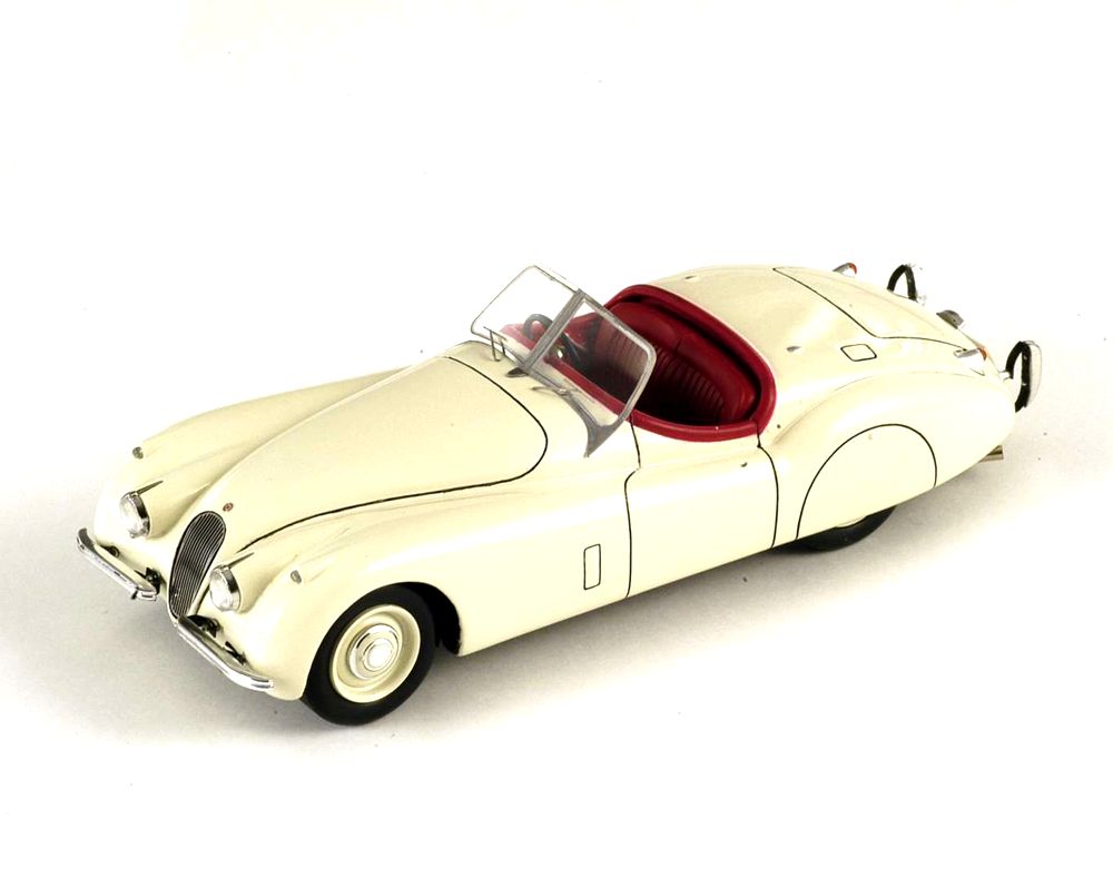 Jaguar XK120 Roadster (1950) in Cream