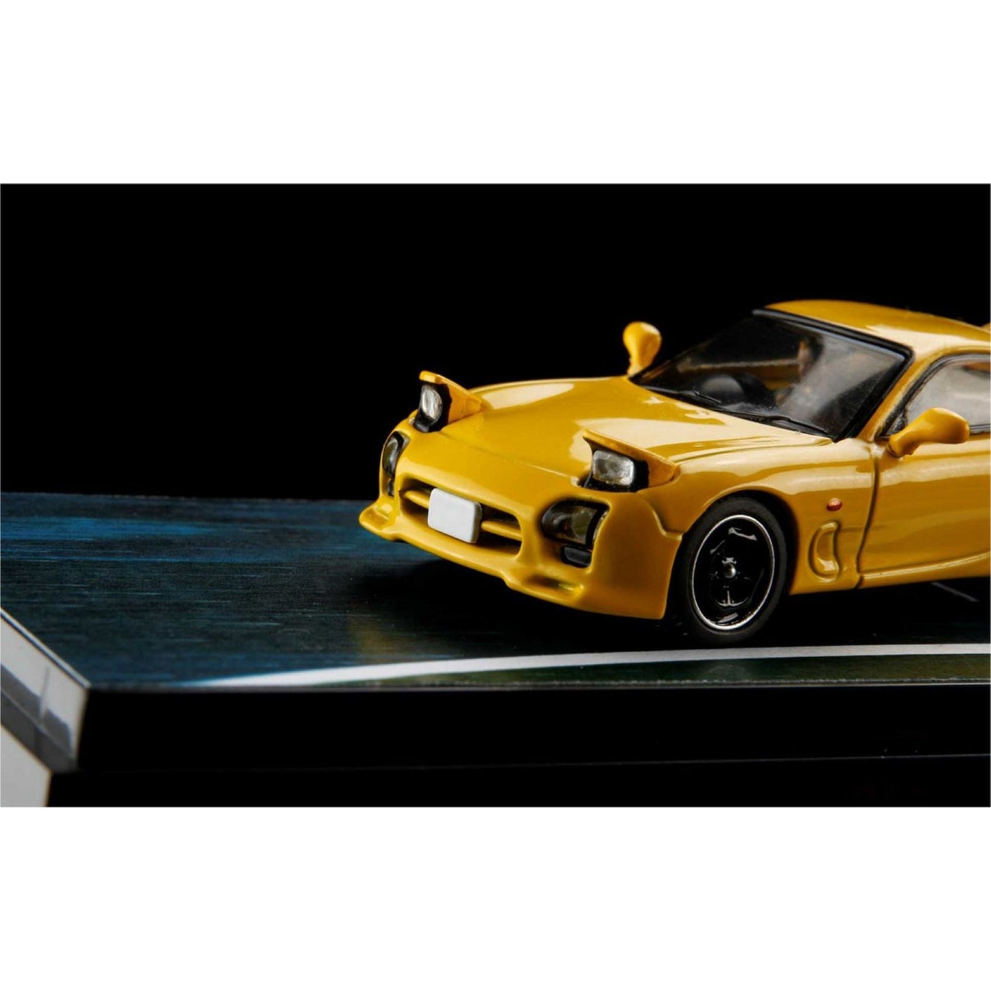 Mazda RX-7 FC3S (Diorama Model) in Yellow