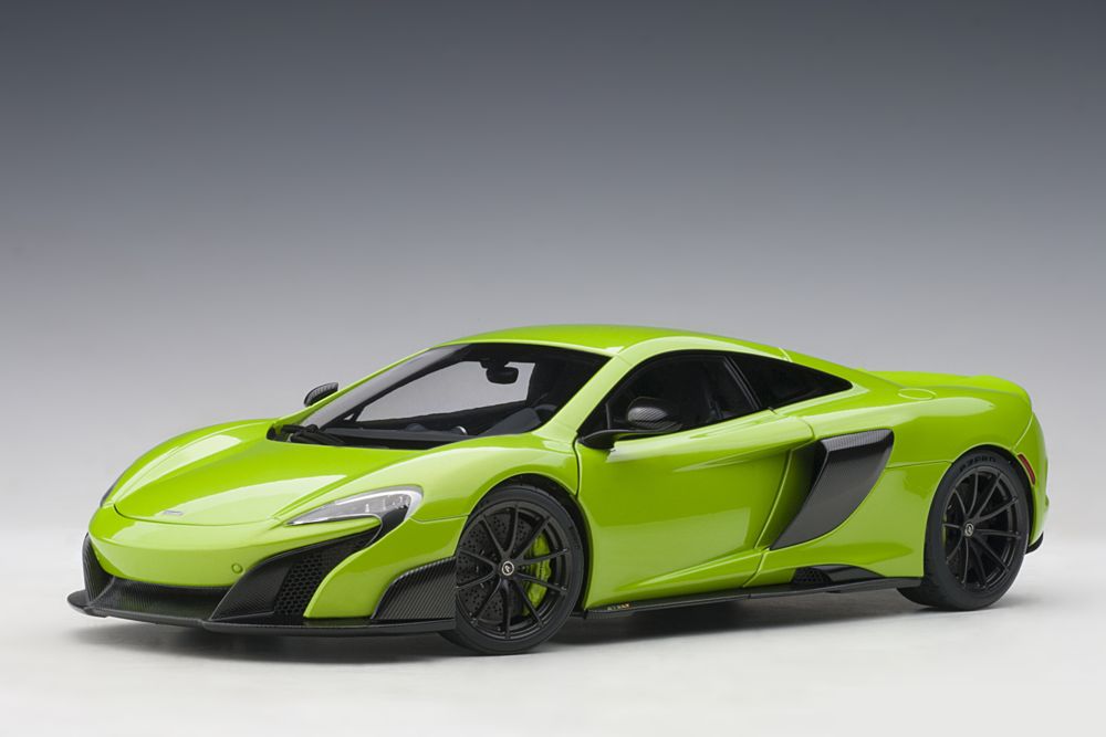 McLaren 675 LT (2016) in Napier Green