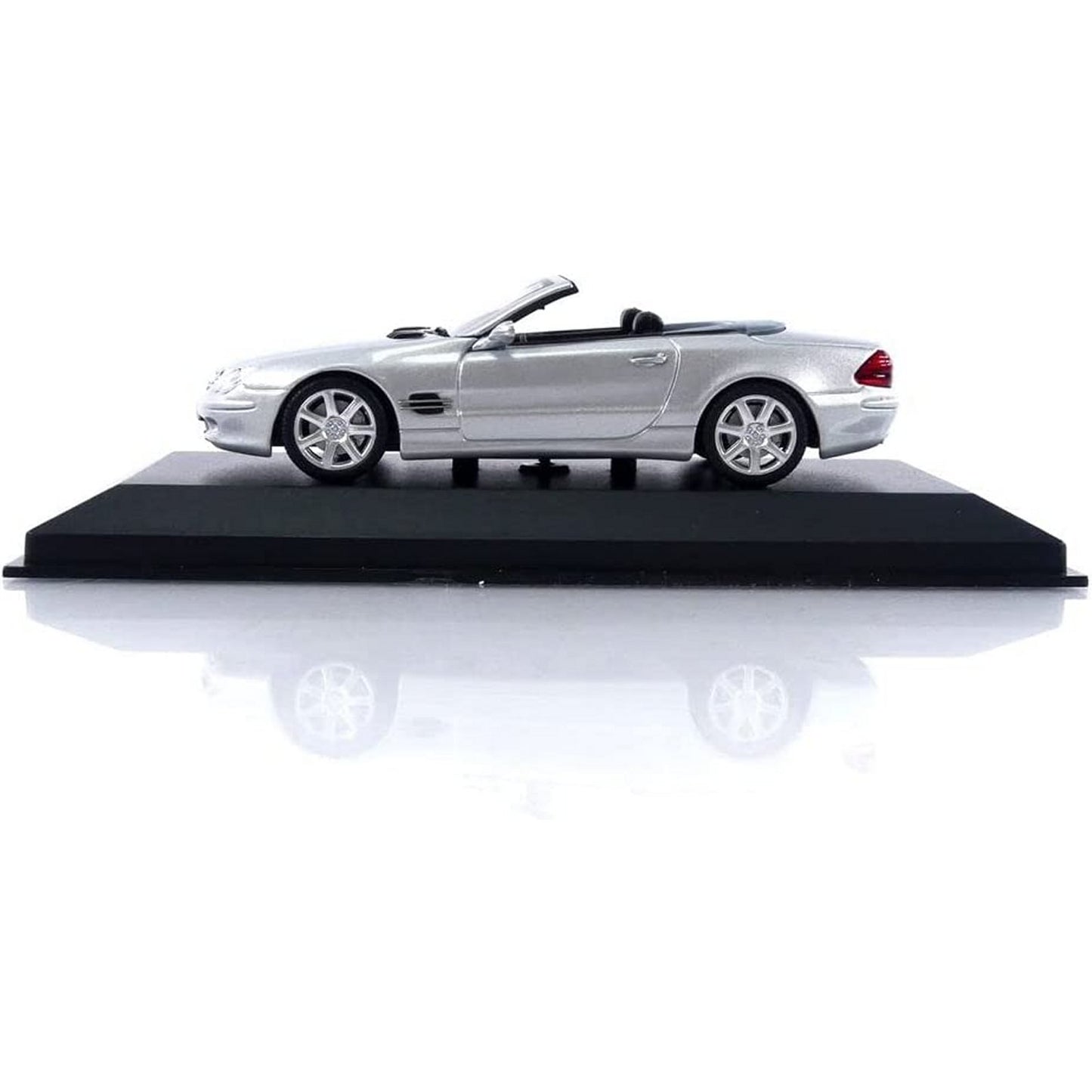 Mercedes Benz SL Class (R230 2001) in Silver