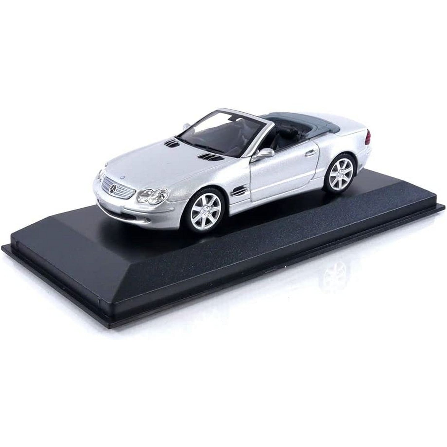 Mercedes Benz SL Class (R230 2001) in Silver