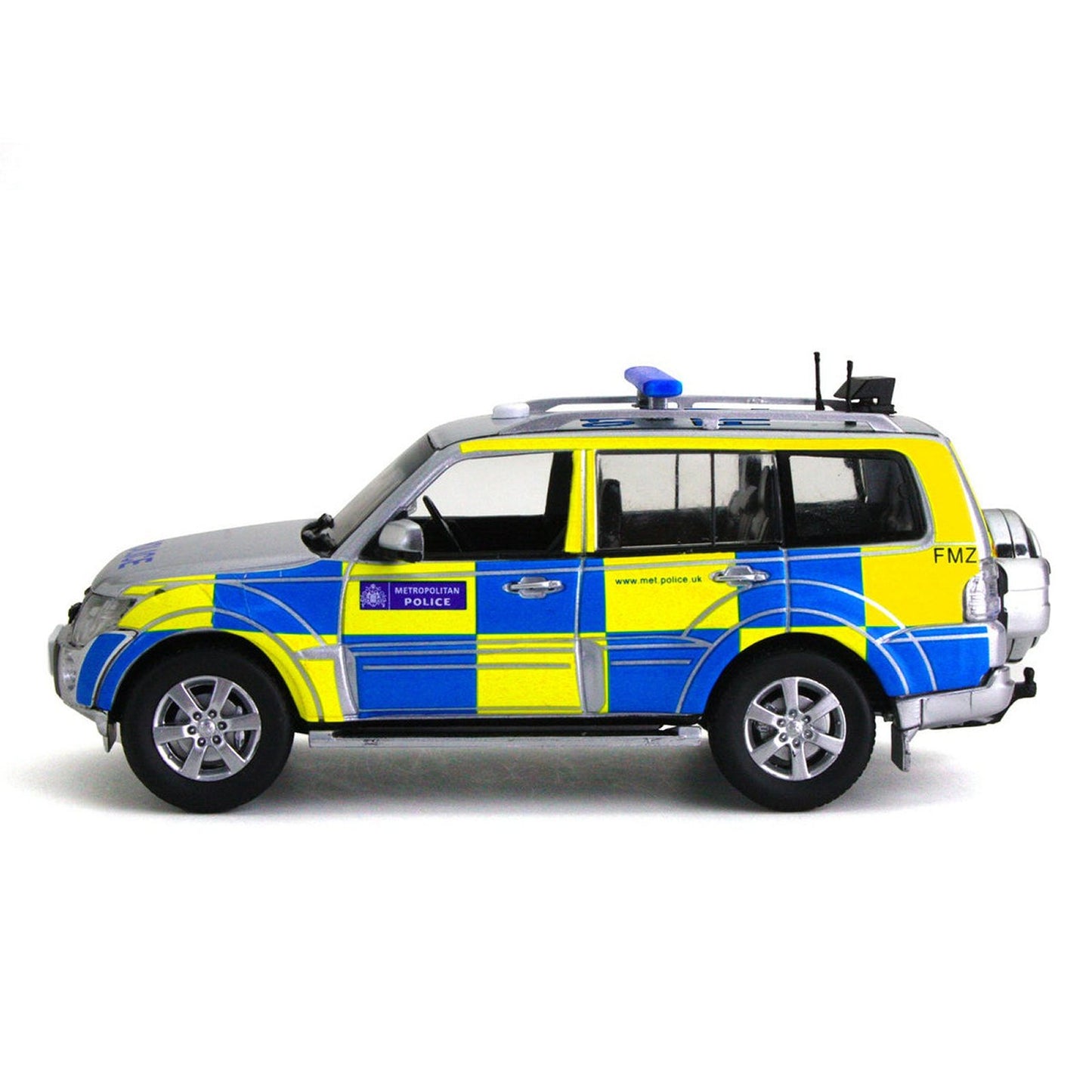 Mitsubishi Shogun Metropolitan Police in Silver/Blue/Yellow