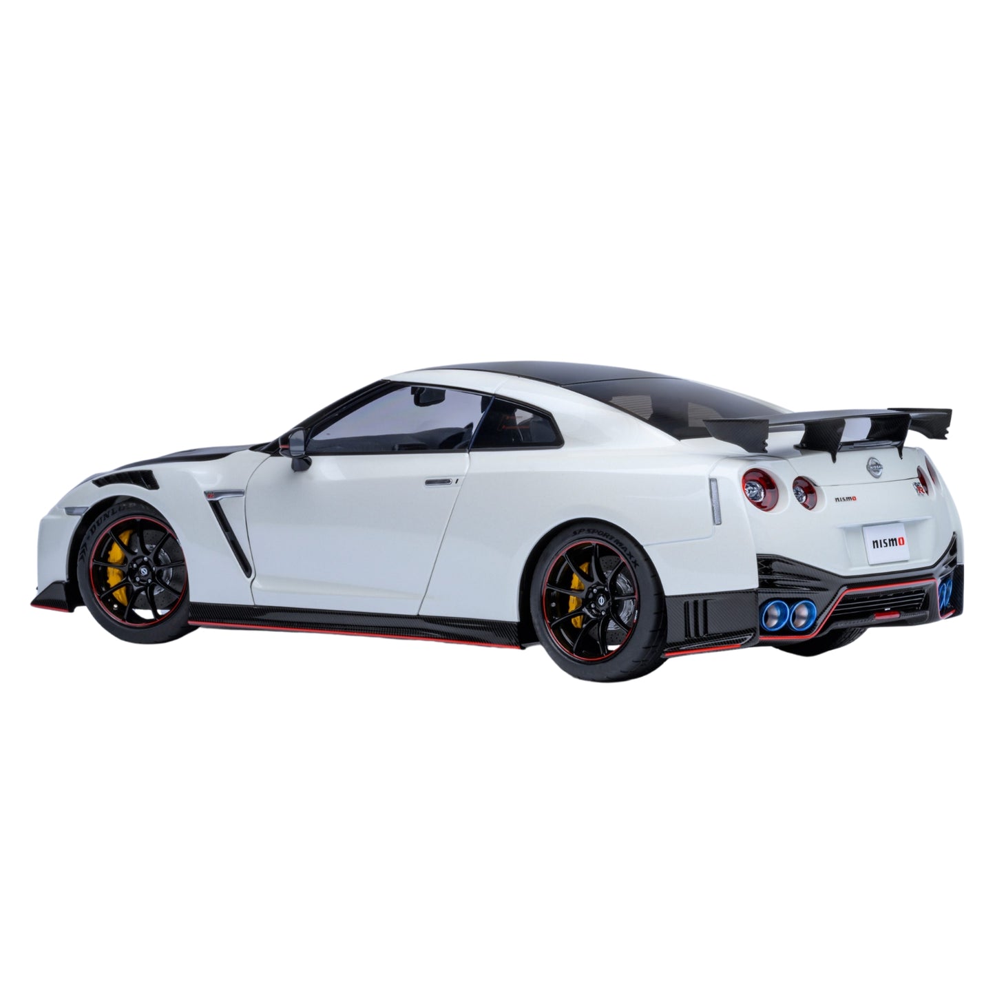 Nissan GT-R R35 Nismo Special Edition (2022) in White/Carbon