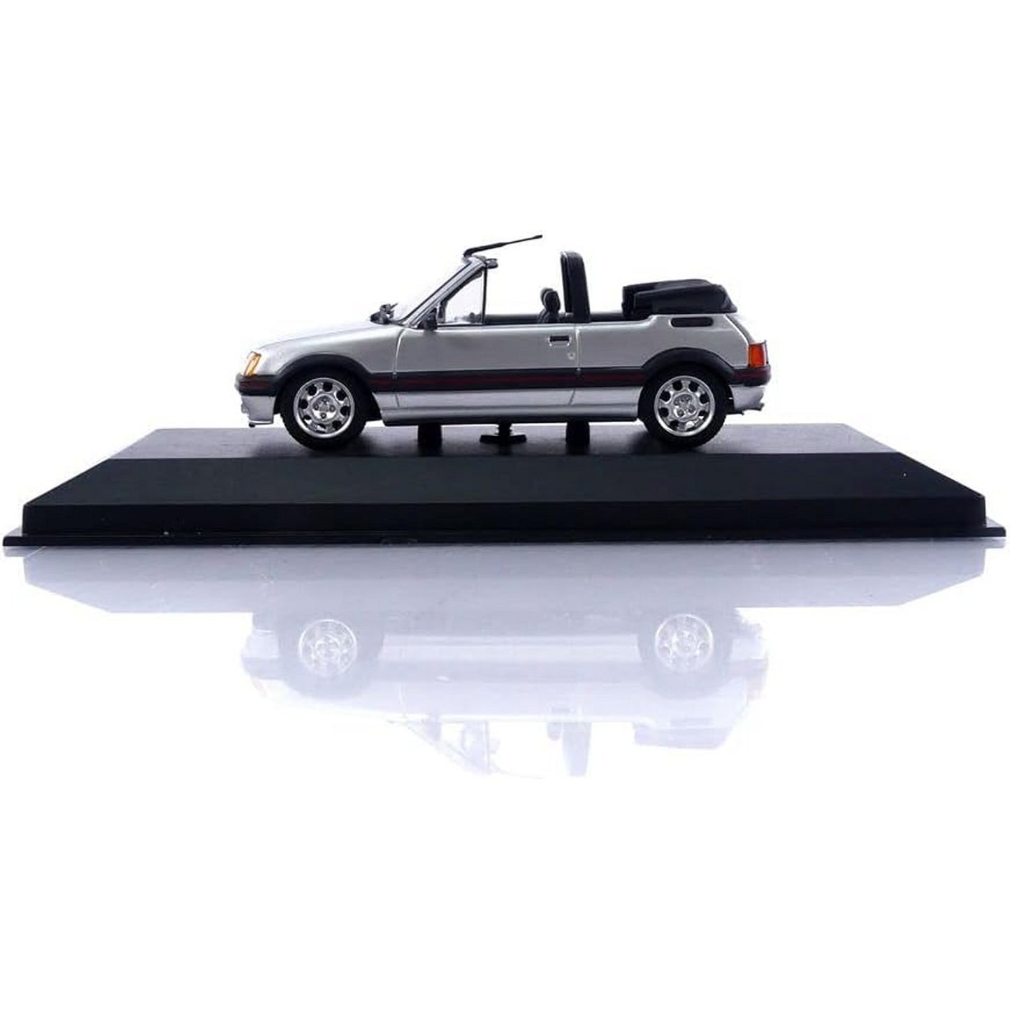 Peugeot 205 CTI Cabriolet (1990) in Silver