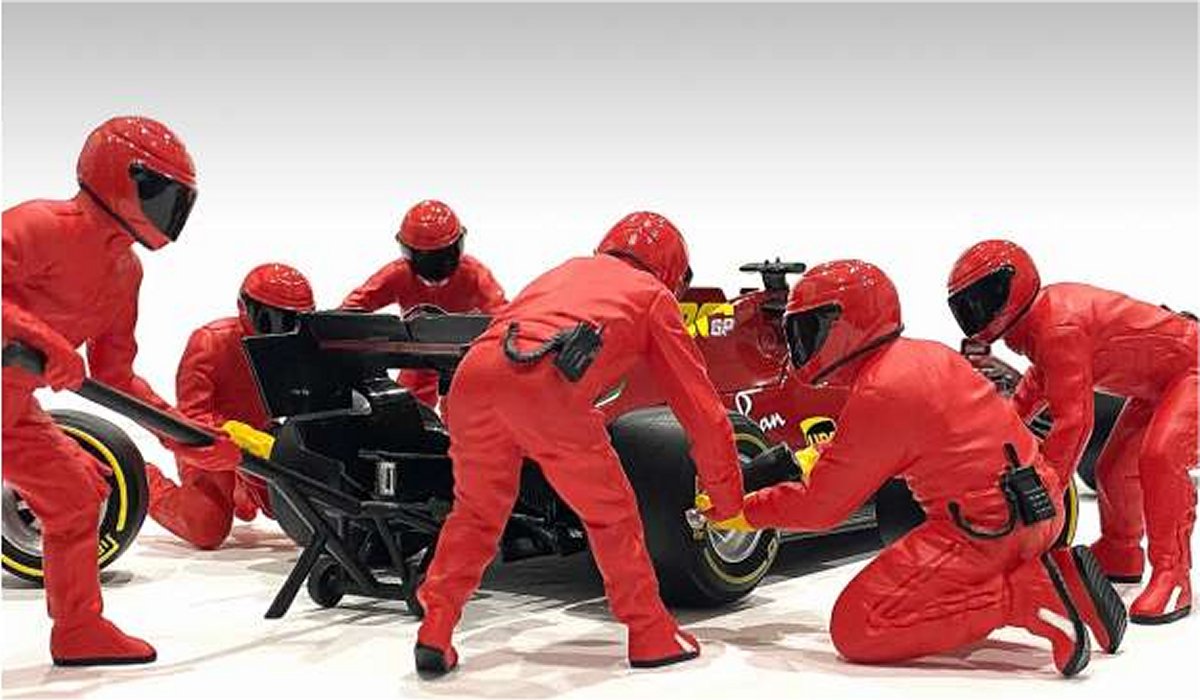 Pit Crew Figure Set in Red