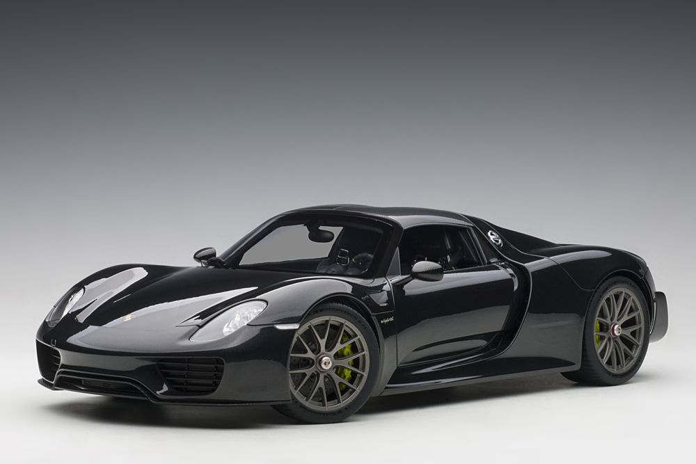 Porsche 918 Spyder (2013) in Gloss Black