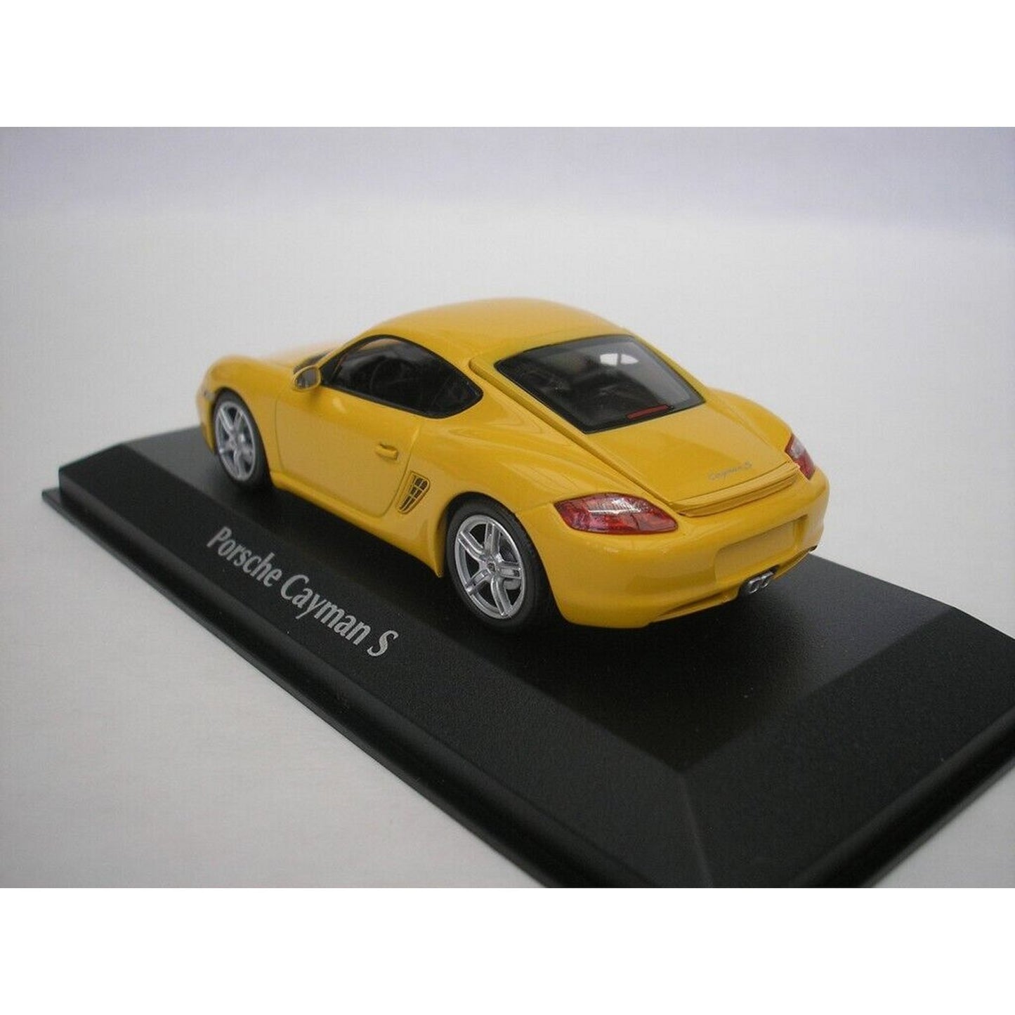 Porsche Cayman S (2005) in Yellow