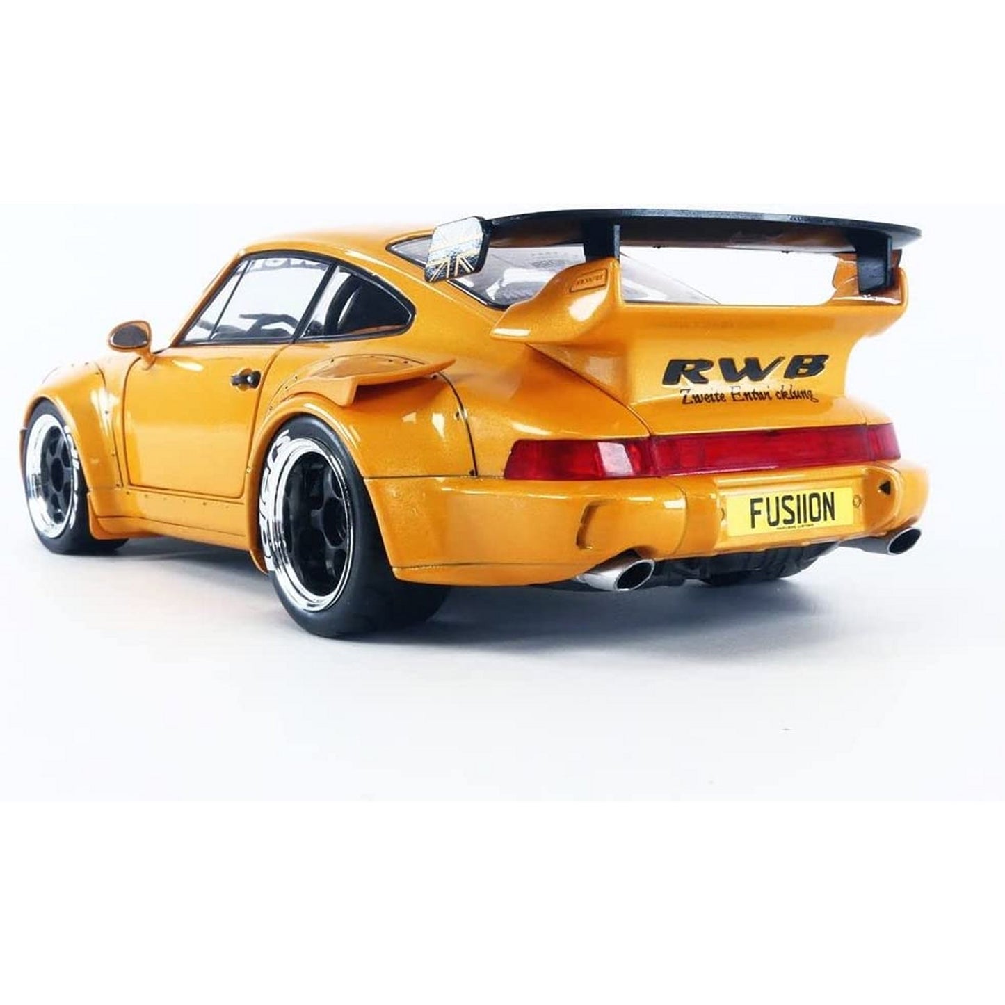 Porsche RWB 964 (HIBIKI) in Orange