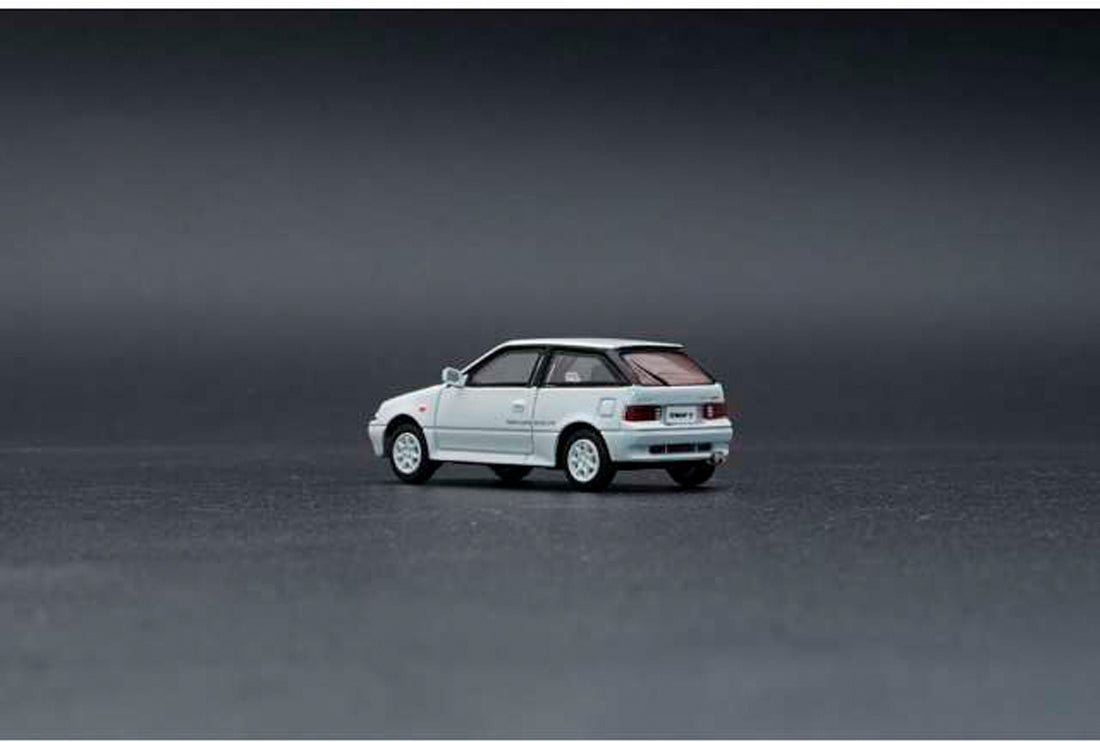 Suzuki Swift (RHD 1989) in White