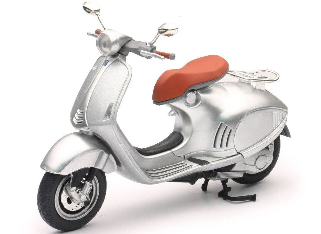 Vespa 946 in Grey