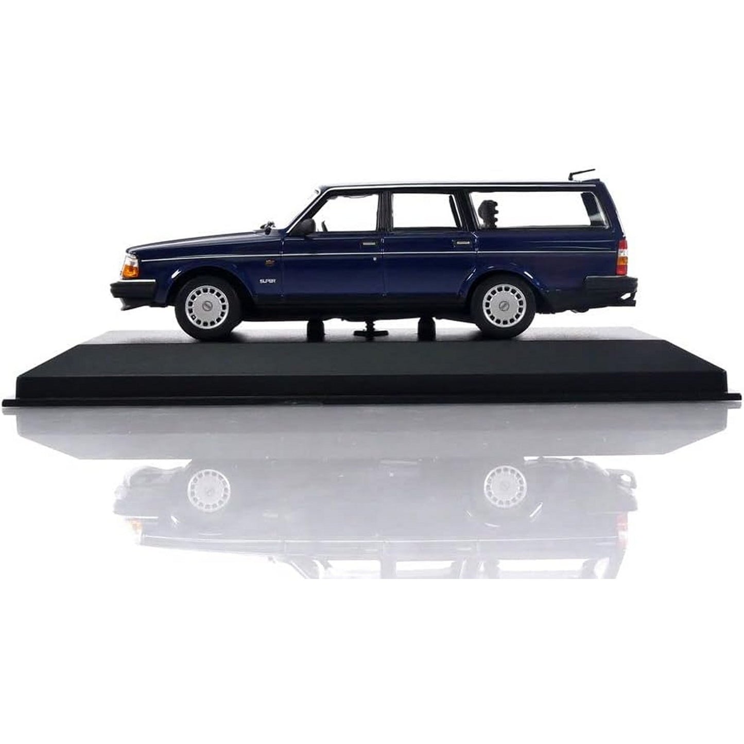 Volvo 240 GL Break (1986) in Dark Blue
