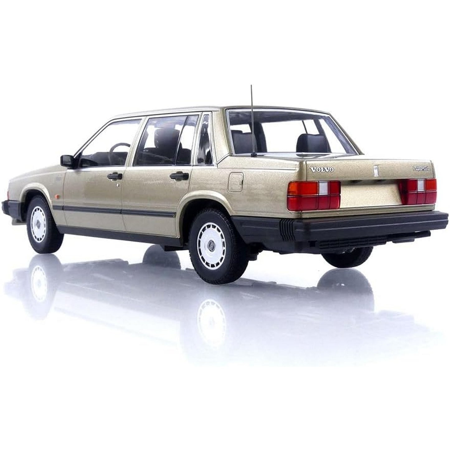 Volvo 740 GL (1986) in Gold