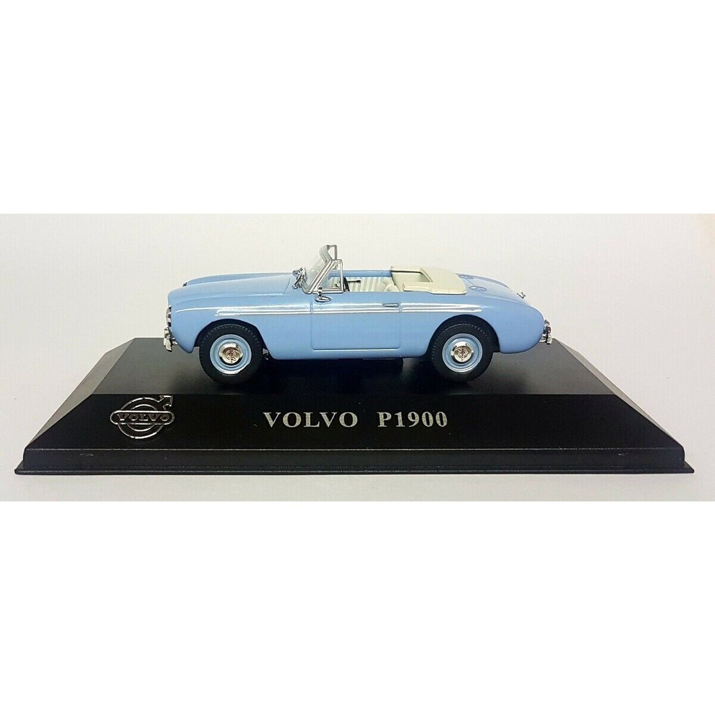 Volvo P1900 in Blue