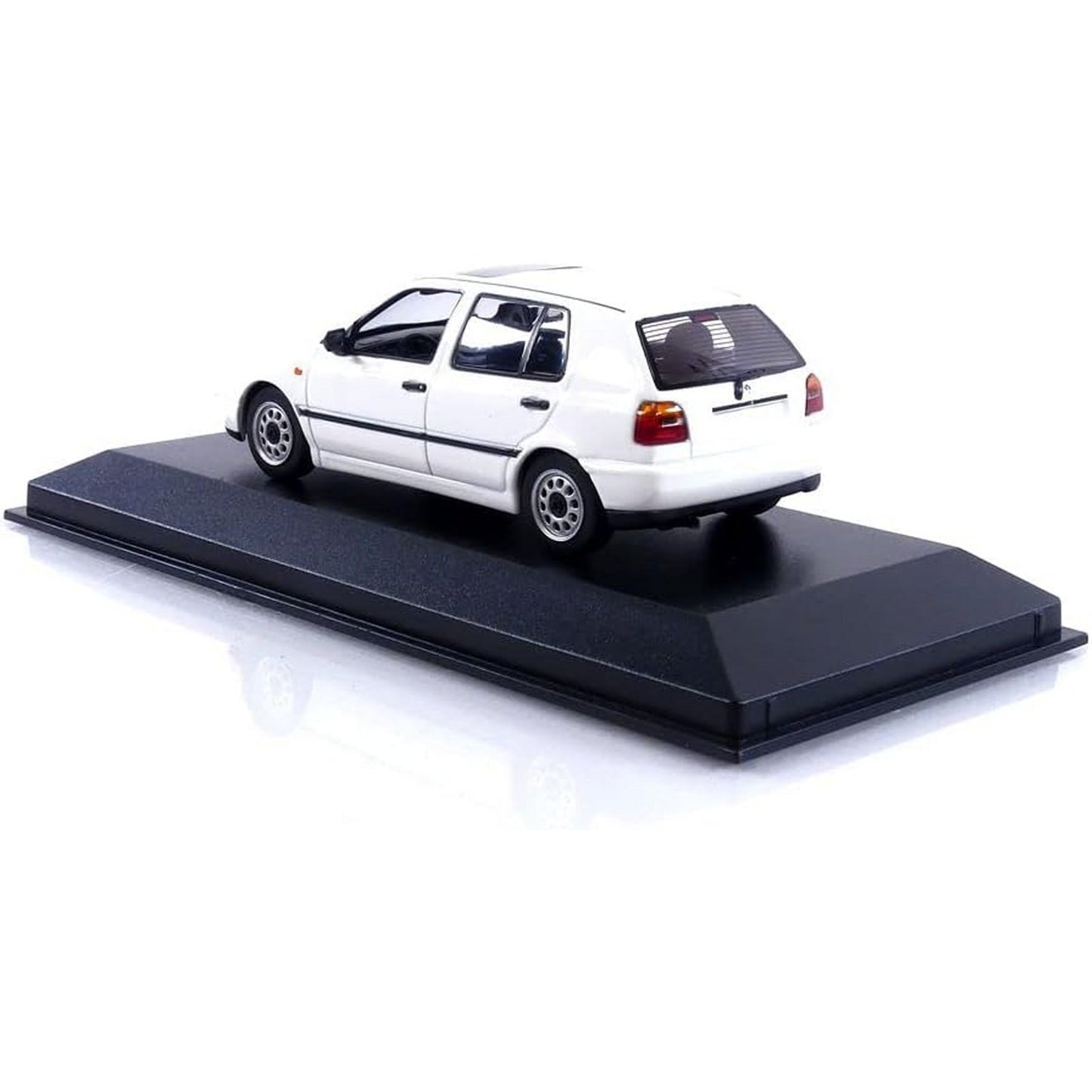 VW Golf III (1997) in White
