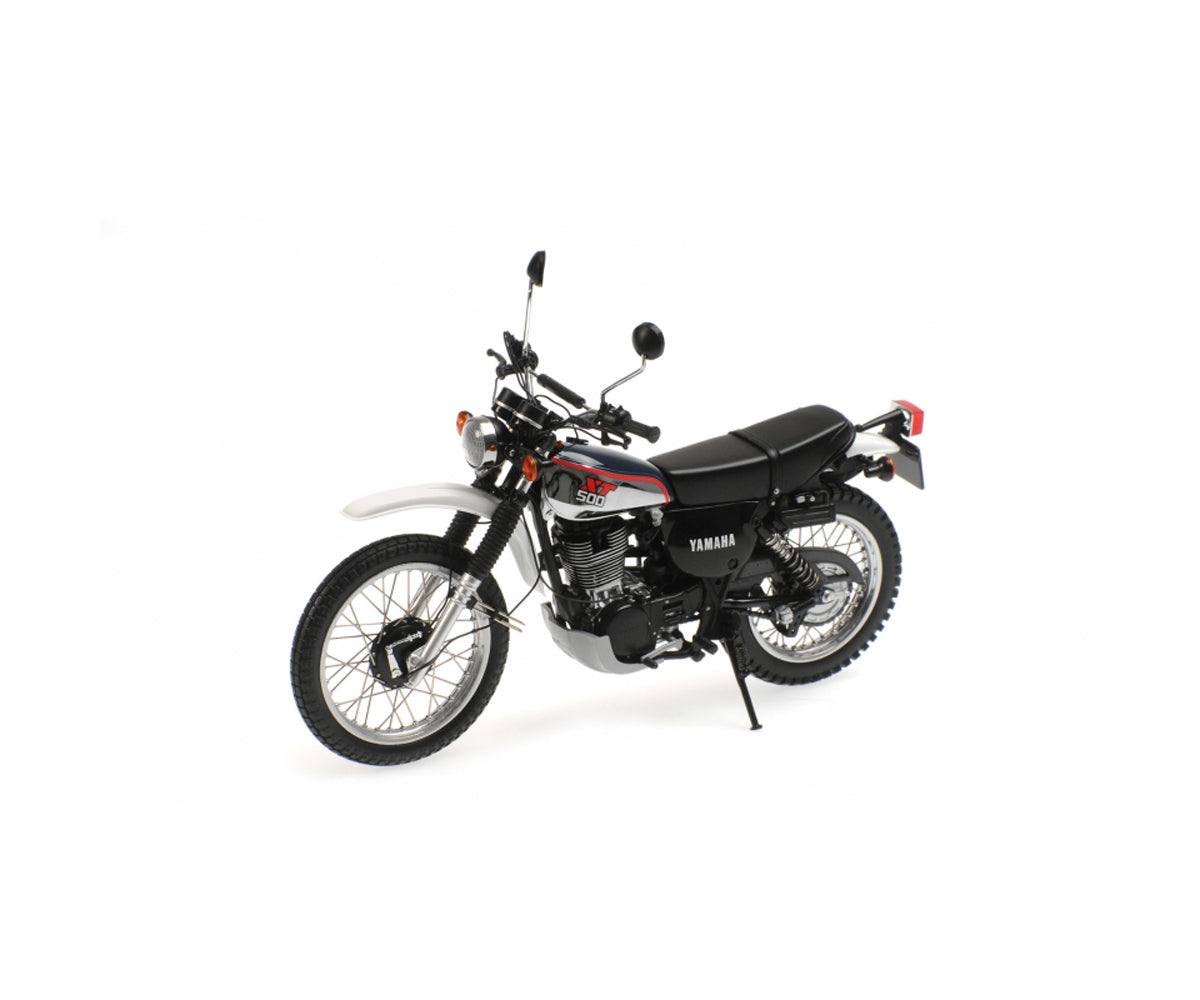 Yamaha XT 500 (1986) in Dark Blue and White