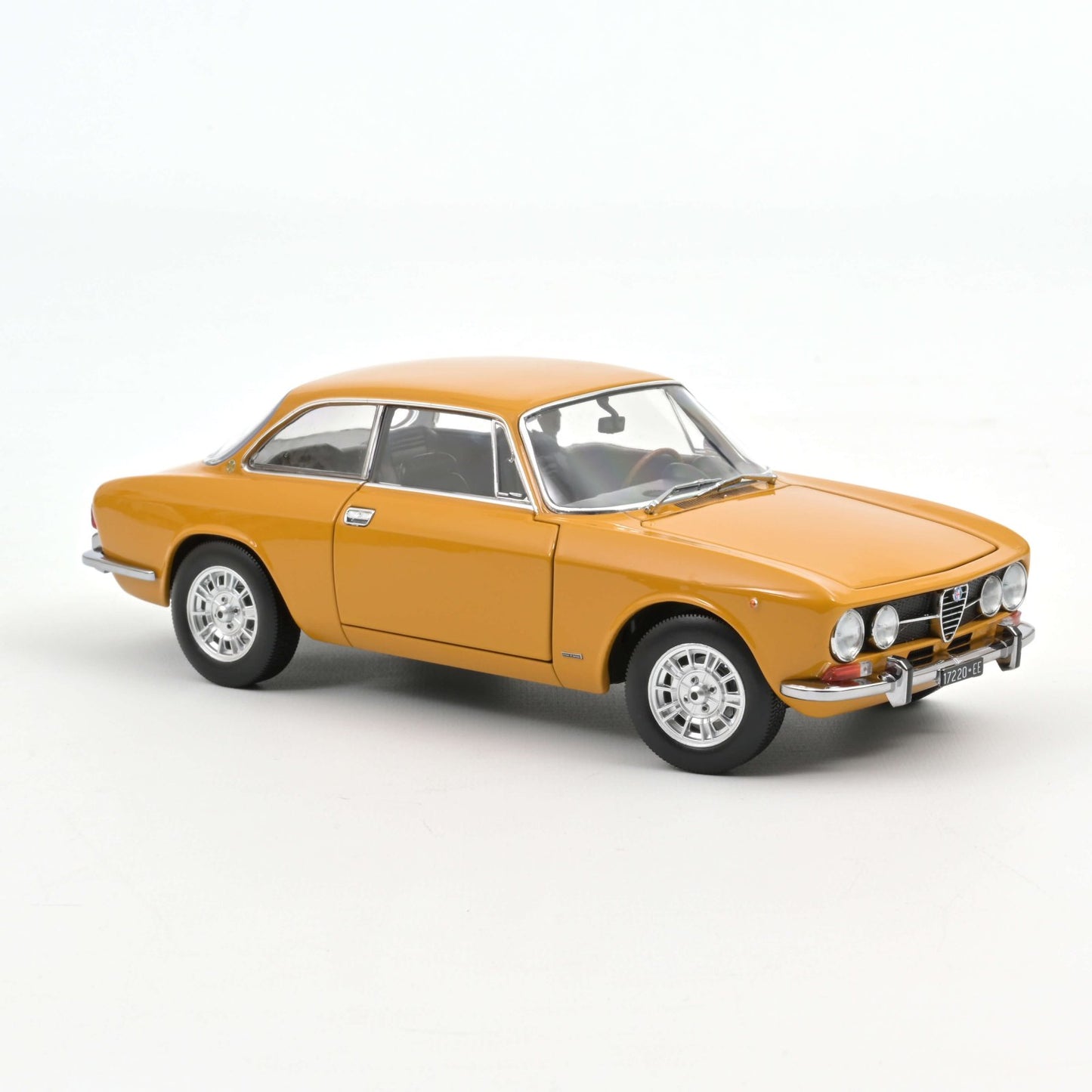 Alfa Romeo 1750 GTV (1970) in Yellow