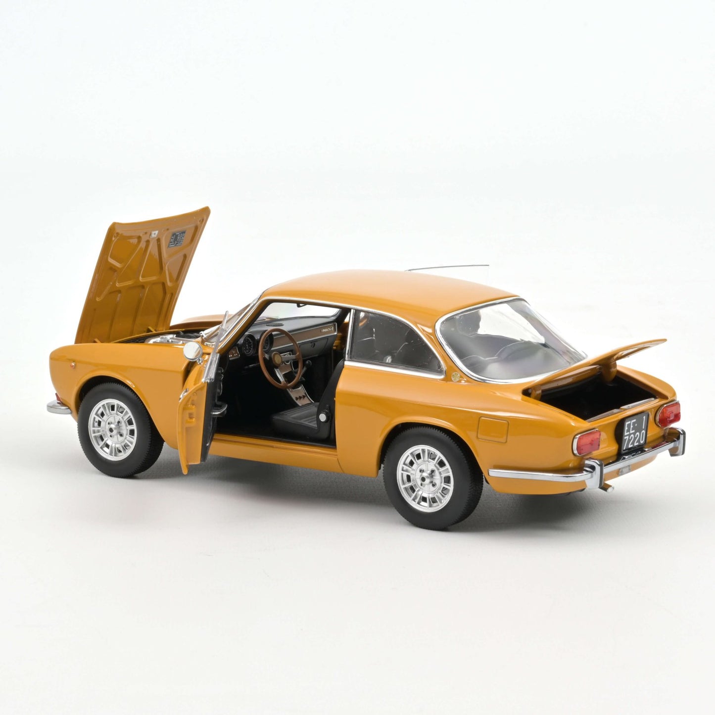 Alfa Romeo 1750 GTV (1970) in Yellow