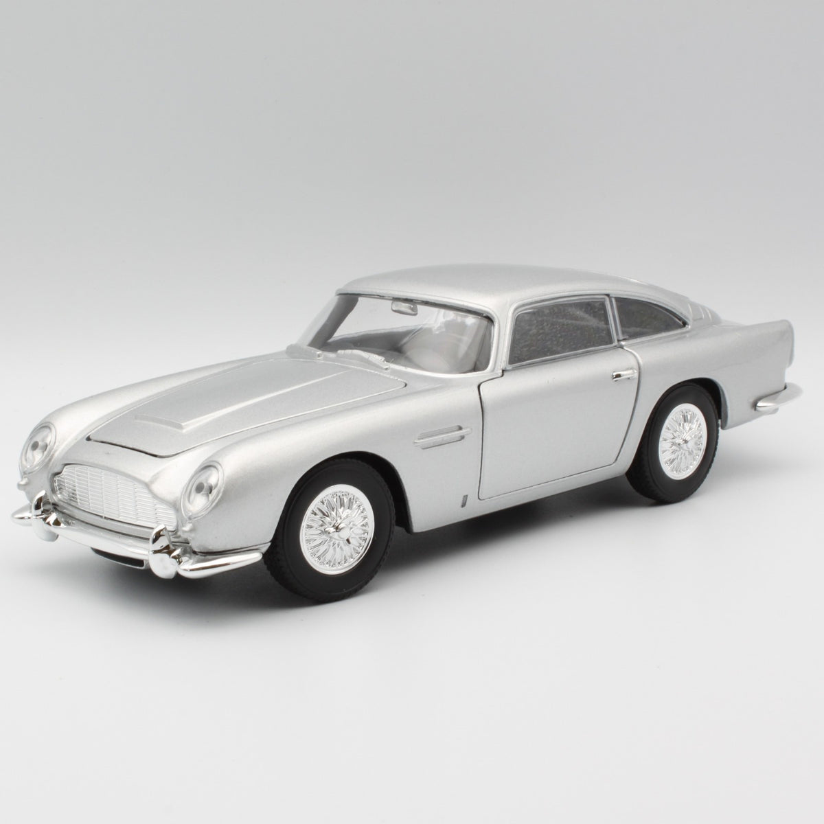 Aston Martin DB5 (1964) in Silver