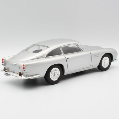 Aston Martin DB5 (1964) in Silver