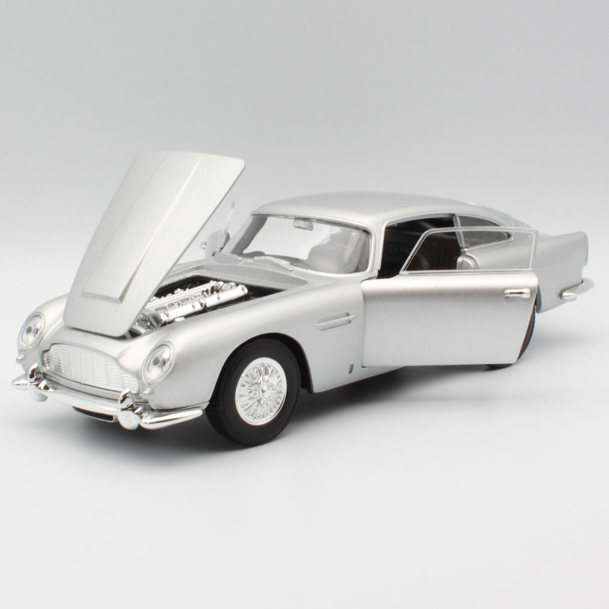 Aston Martin DB5 (1964) in Silver
