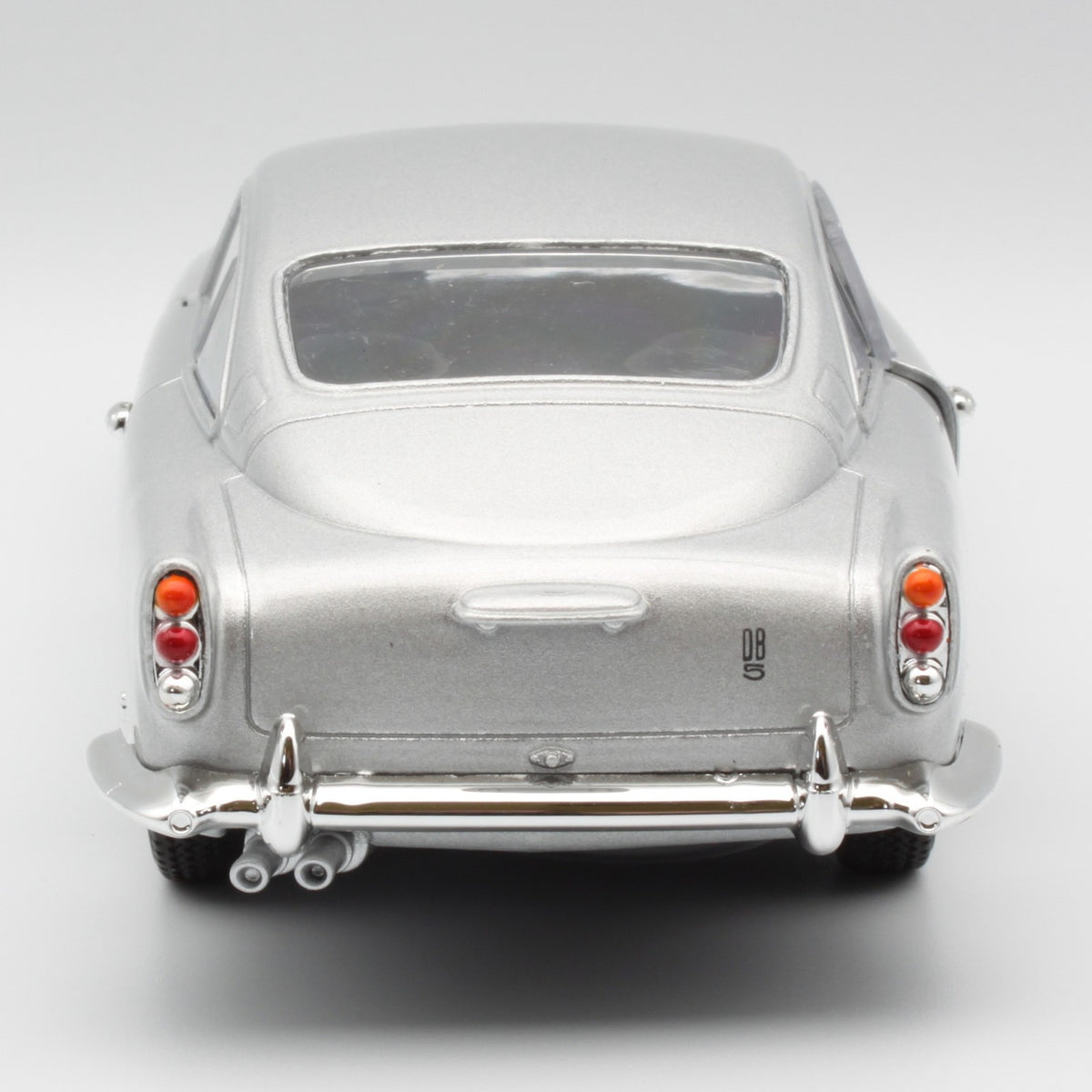 Aston Martin DB5 (1964) in Silver