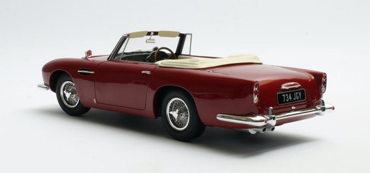 Aston Martin DB5 DHC (1964) in Red