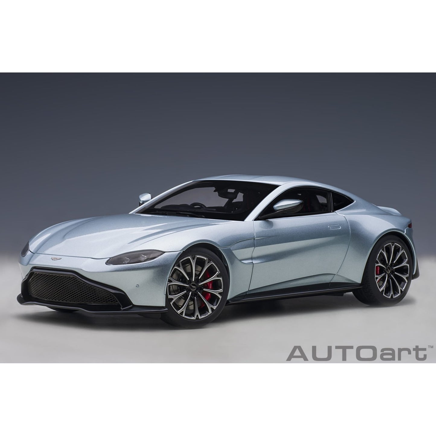 Aston Martin Vantage (2019) in Magnetic Silver