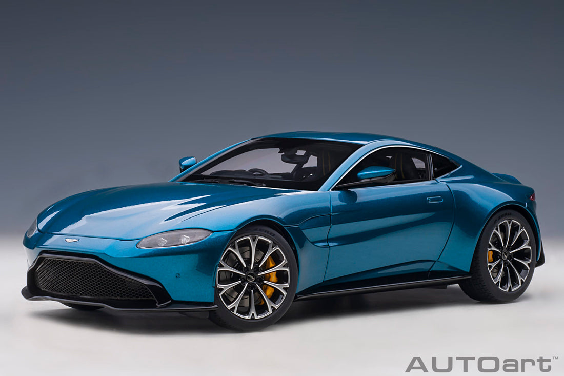 Aston Martin Vantage (2019) in Zaffre Blue