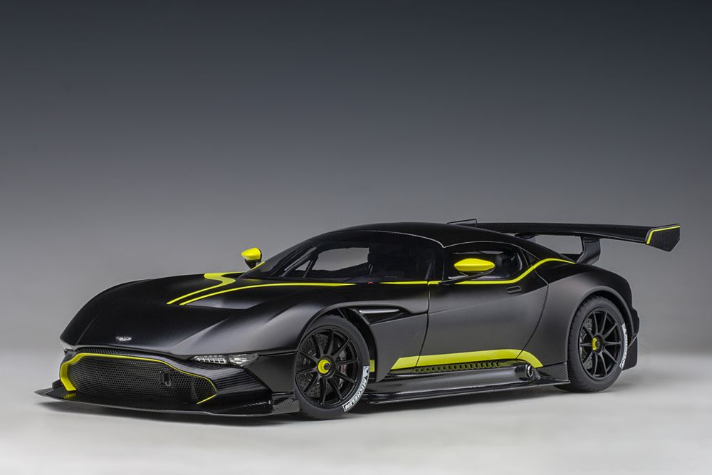 Aston Martin Vulcan (2015) in Matt Black