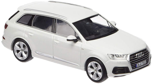 Audi Q7 (2015) in White