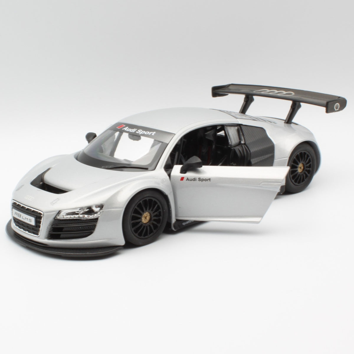 Audi R8 (LMS) in Silver