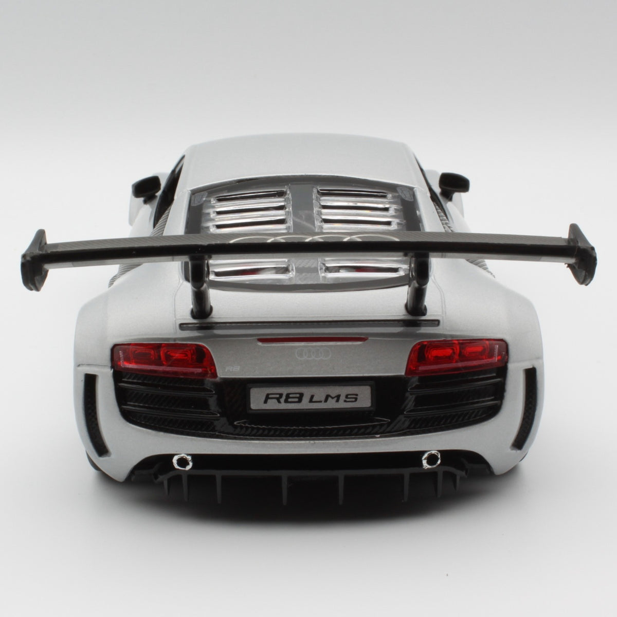 Audi R8 (LMS) in Silver