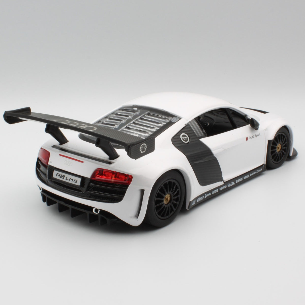 Audi R8 (LMS) in white