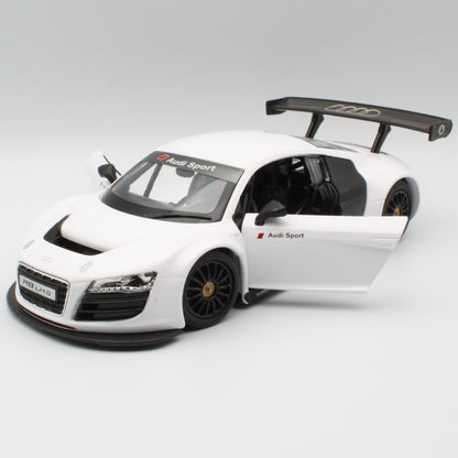 Audi R8 (LMS) in white