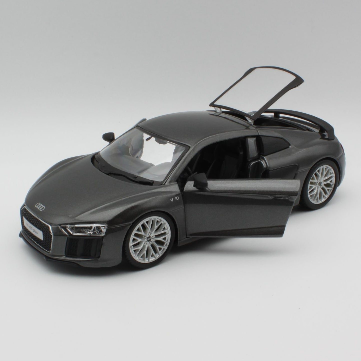 Audi R8 V10 in Metallic Grey